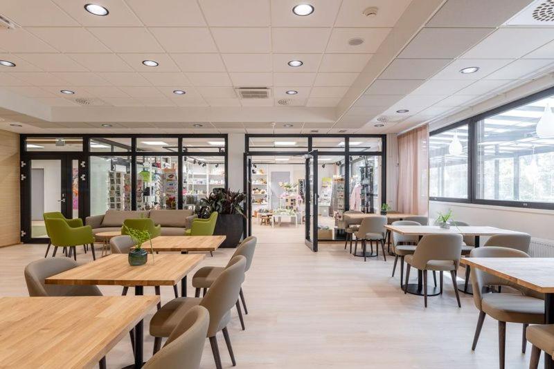Hotel Kruunupuisto ปุงกาฮารียู ภายนอก รูปภาพ