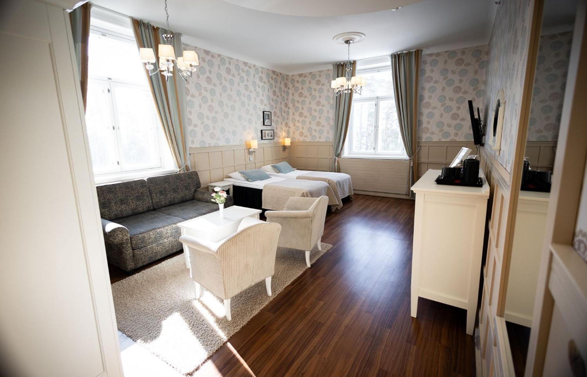 Hotel Kruunupuisto ปุงกาฮารียู ภายนอก รูปภาพ