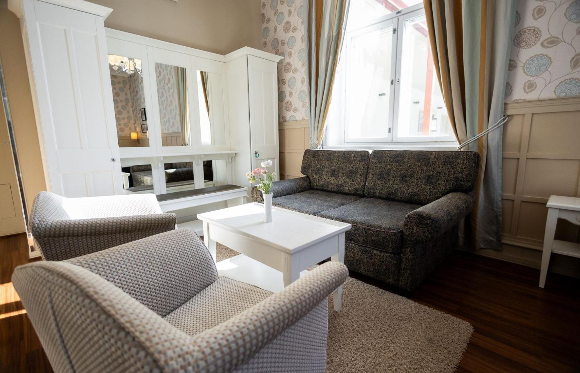 Hotel Kruunupuisto ปุงกาฮารียู ภายนอก รูปภาพ