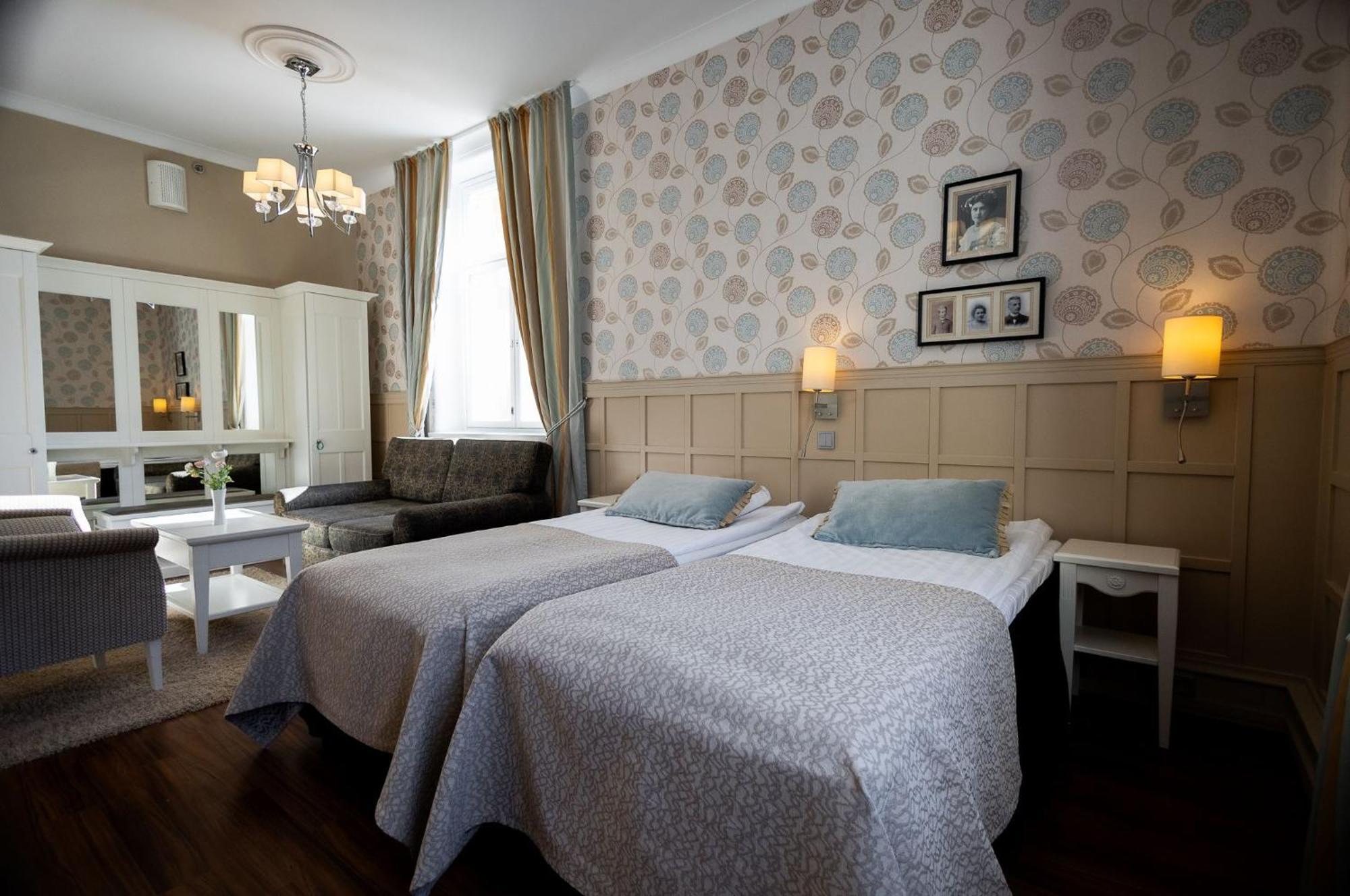 Hotel Kruunupuisto ปุงกาฮารียู ภายนอก รูปภาพ
