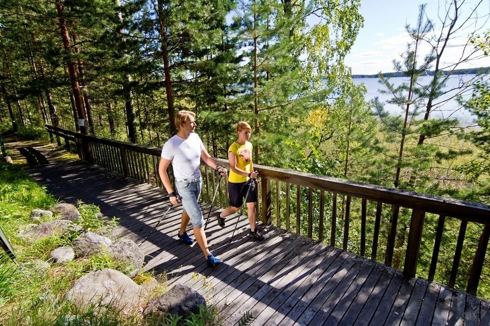 Hotel Kruunupuisto ปุงกาฮารียู ภายนอก รูปภาพ