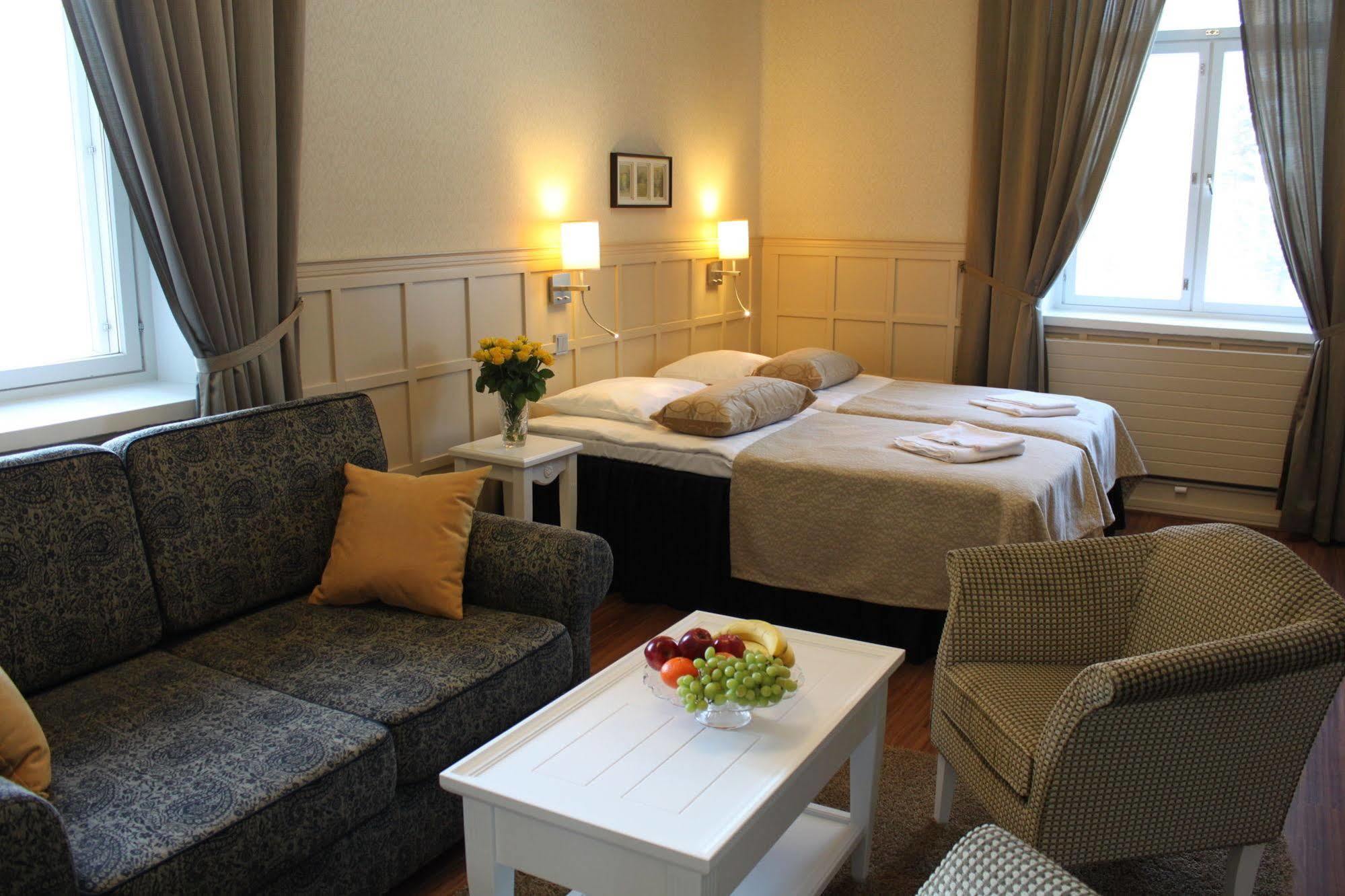 Hotel Kruunupuisto ปุงกาฮารียู ภายนอก รูปภาพ
