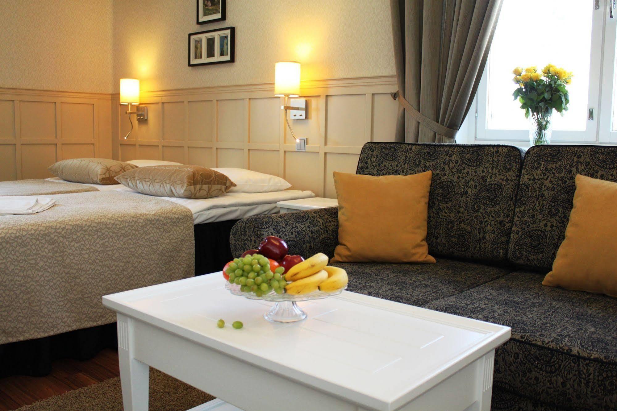 Hotel Kruunupuisto ปุงกาฮารียู ภายนอก รูปภาพ